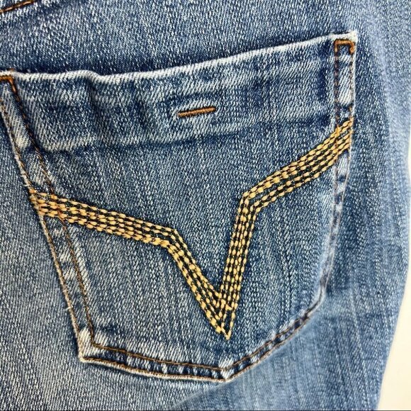 Volcom Bermuda Denim Jean Shorts  Size 7 - Picture 4 of 9